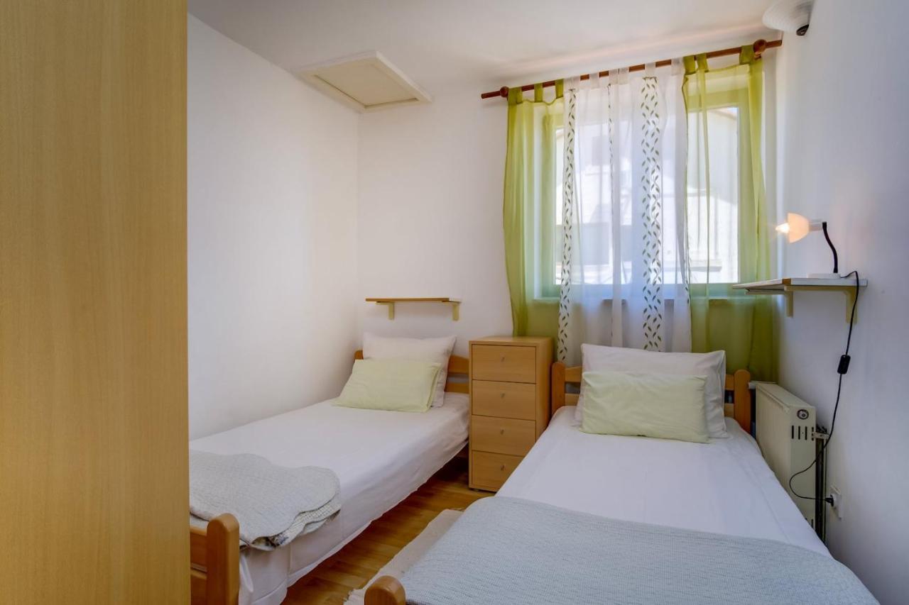 Apartmani Nadalina 베리로신즈 외부 사진