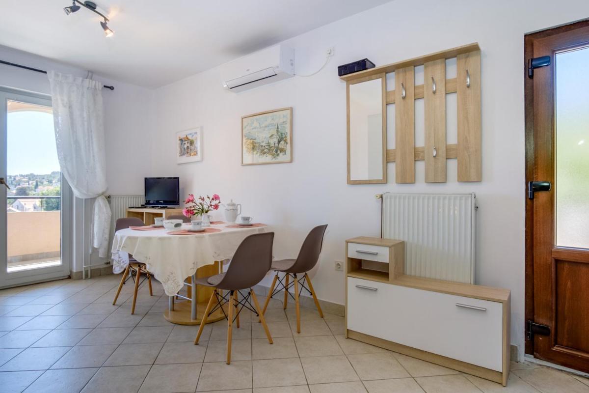 Apartmani Nadalina 베리로신즈 외부 사진