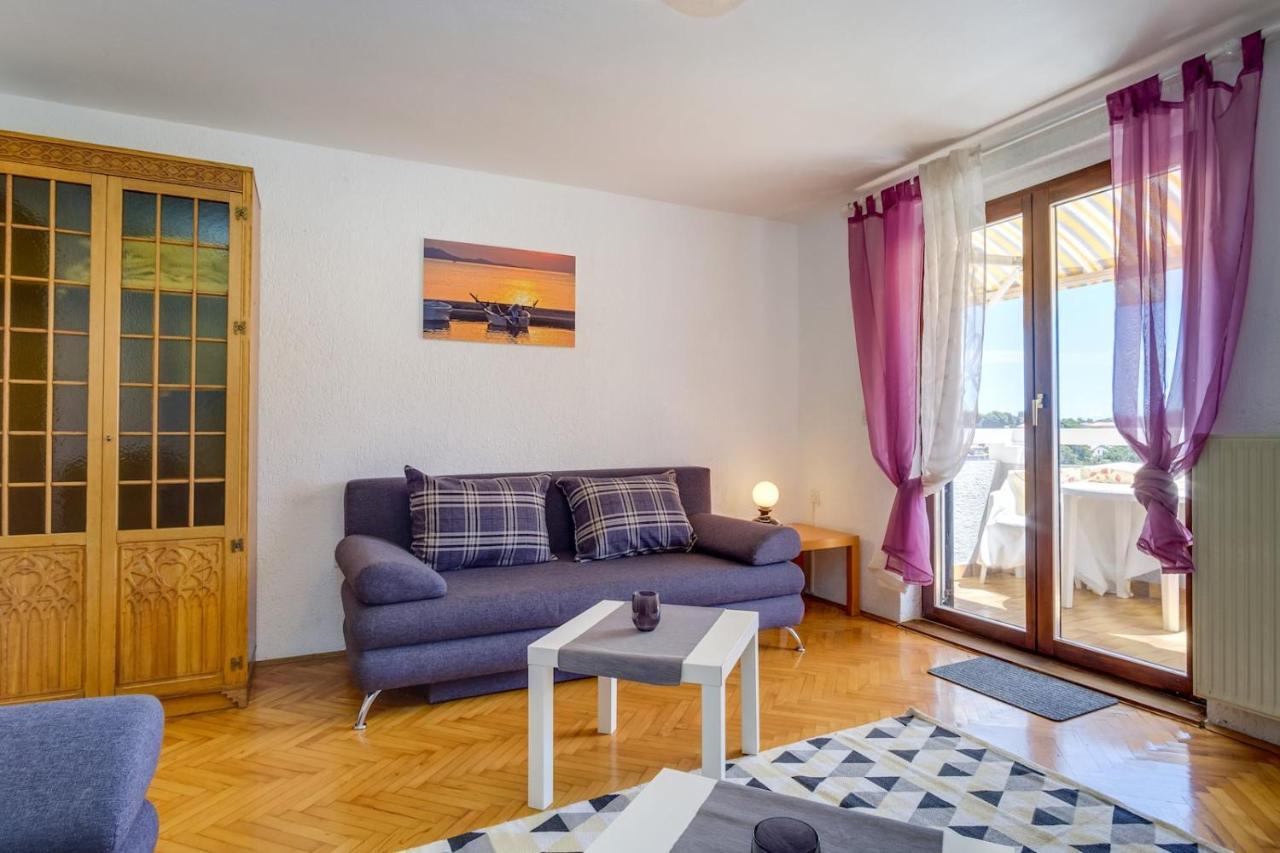Apartmani Nadalina 베리로신즈 외부 사진