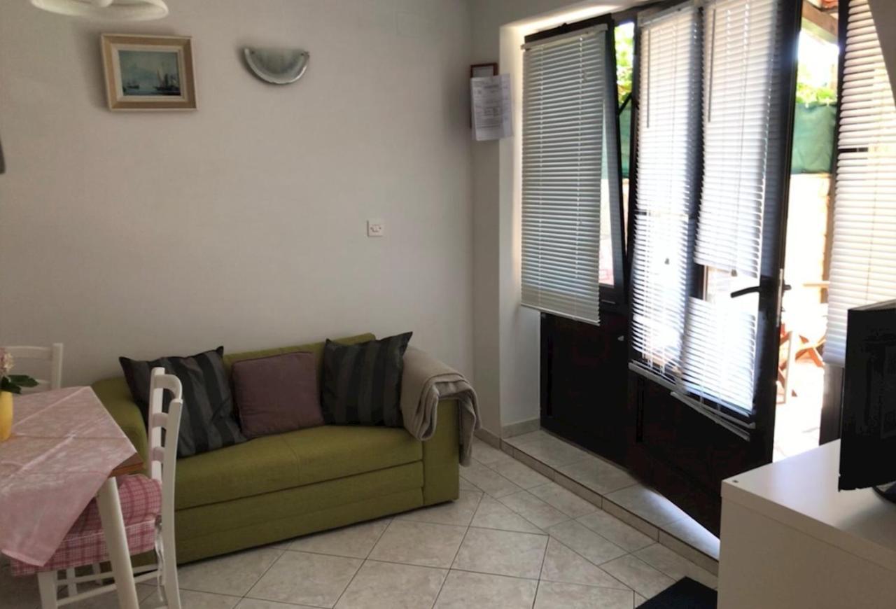 Apartmani Nadalina 베리로신즈 외부 사진